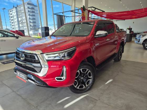 TOYOTA HILUX 2.8 D-4D TURBO DIESEL CD SRX 4X4 AUTOMÁTICO